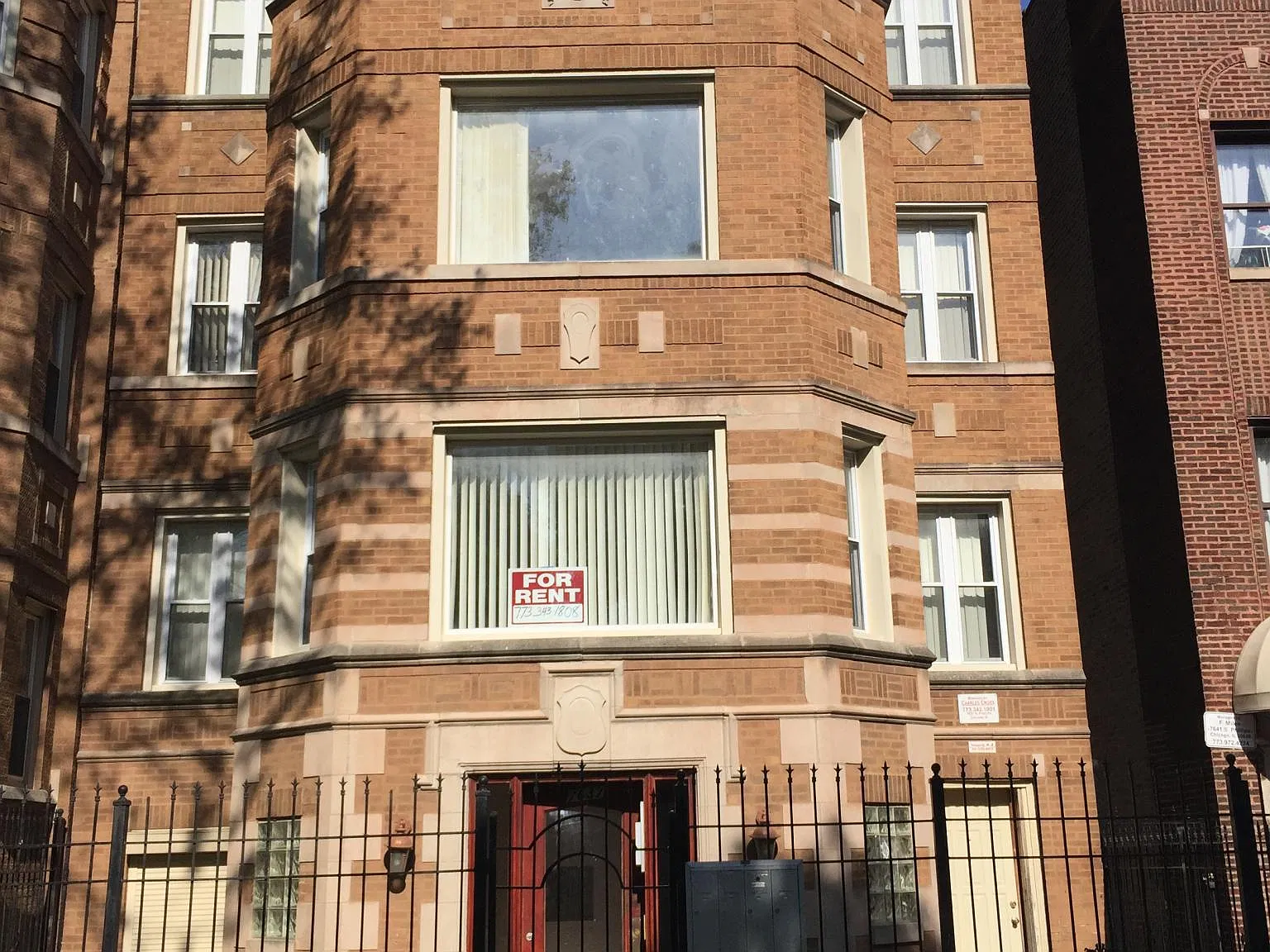 3 bed, 2144 sqft, $1,600 — Photo 4