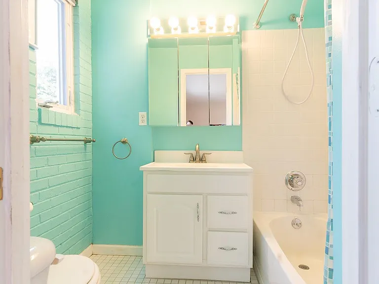 E Parkhill Dr — Photo 24