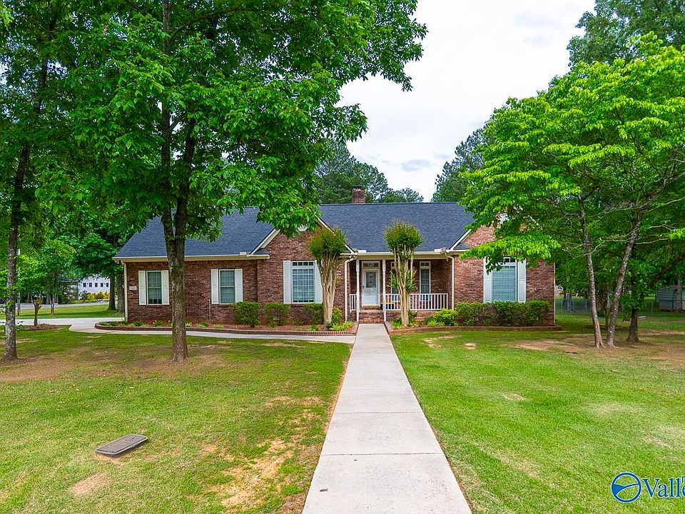 1st image of 121 Honey Brook Dr