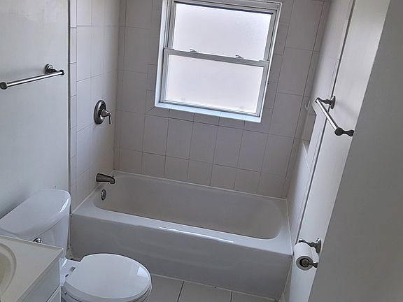 4th image of 4818 W Berenice Ave #2