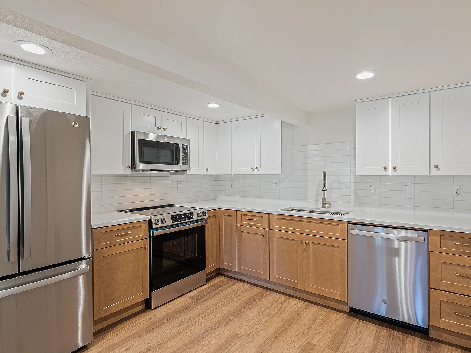 14325 Phinney Ave N, Seattle - 2 — Photo 1