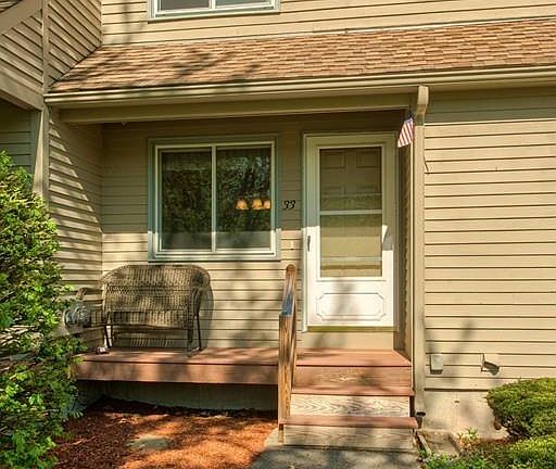 3rd image of 33 Macintosh Ln #33