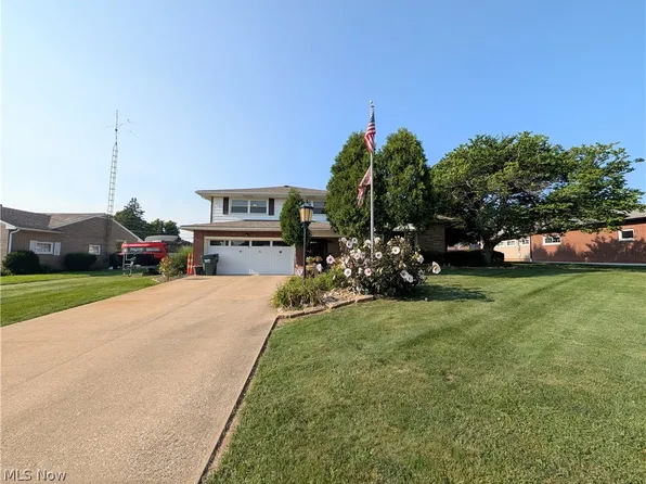 1409 Opal St, Louisville, OH 44641