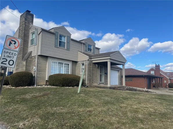 2743 Iowa Dr, New Kensington, PA 15068