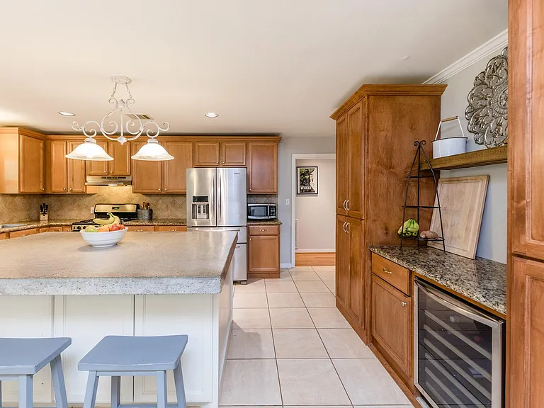 8323 Lorrie Dr — Photo 15