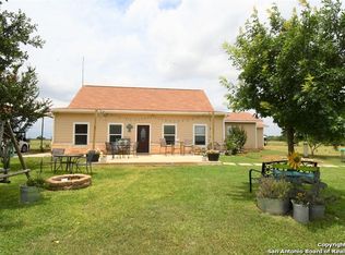 300 County Road 2531, Moore, TX 78057
