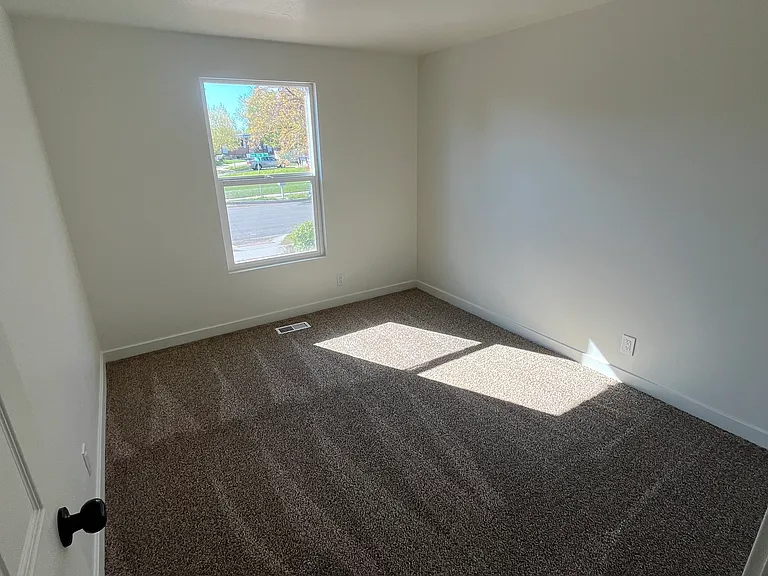 280 N New Star Dr — Photo 9