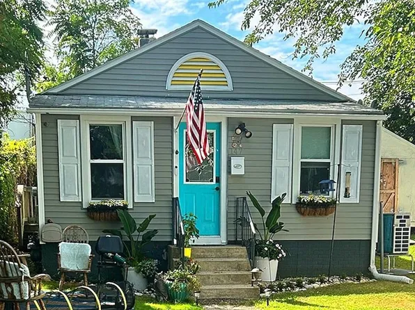 147 Aborn Ave, Warwick, RI 02888
