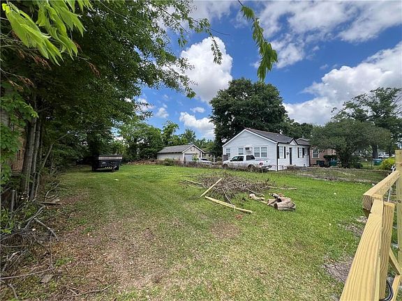 4th image of 1007 Moisant St