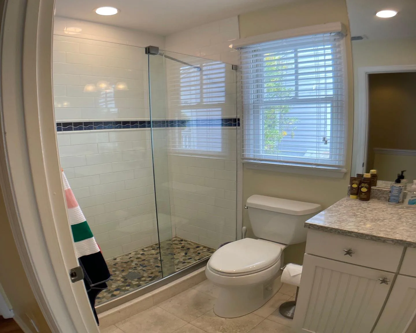 2 bed, 1.5 bath, 875 sqft, $4,200 — Photo 4