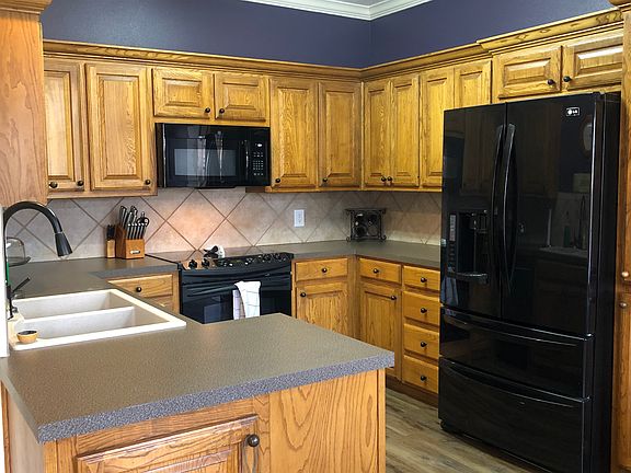 4th image of 808 Avenue S