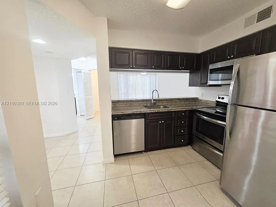 14101 Glenmoor Dr #14101