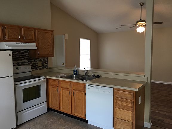 Living/ Kitchen Area