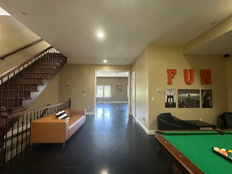 9033 Wall St #5 — Photo 34