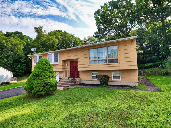 221 Windy Drive, Waterbury, CT 06705
