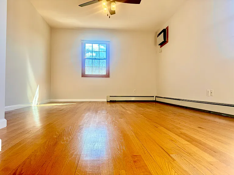 2186 McClellan St — Photo 9