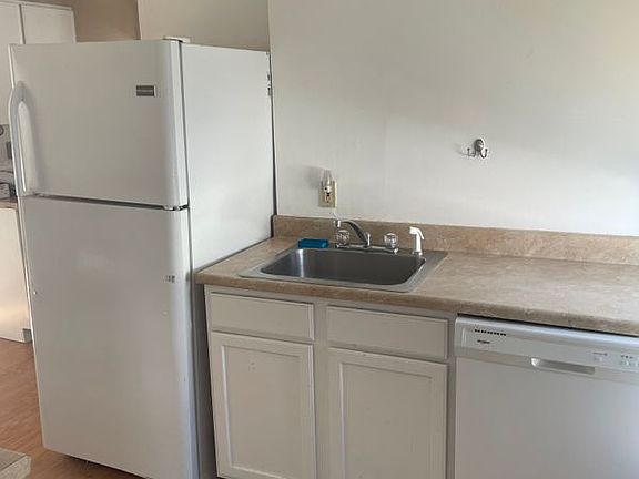 3rd image of 31 Crandall St #2