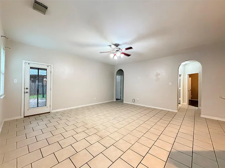 211 Briar Trace Ln — Photo 13