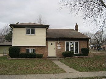 1st image of 23810 Joanne Ave