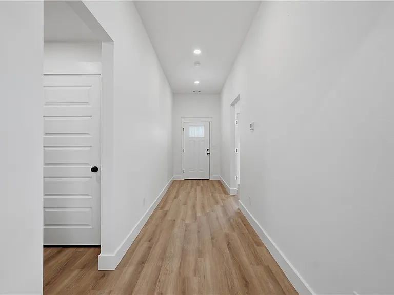 5109 Vista Ave — Photo 4