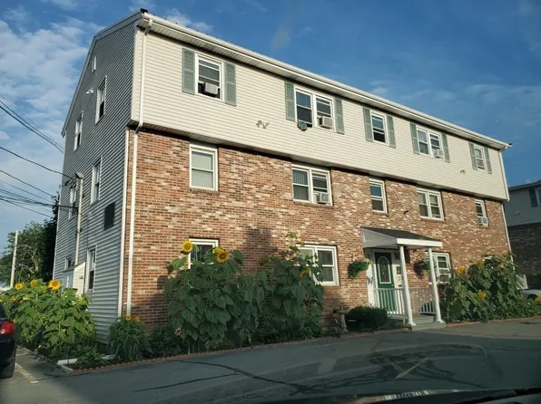 1040 Cove Rd APT 1, New Bedford, MA 02744