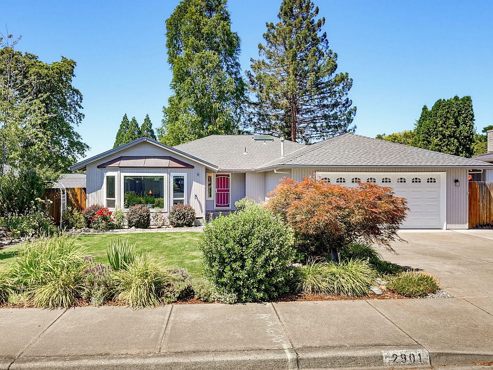 1st image of 2901 Leonard Ave