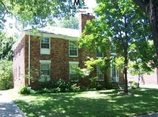 767 Harcourt Rd, Grosse Pointe, MI 48230