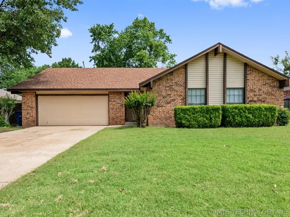 1808 SW 4th St, Wagoner, OK 74467