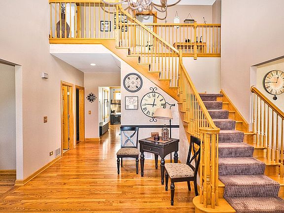 2nd image of 8 Charleston Ct