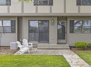 24964 Auburn Ln, Southfield, MI