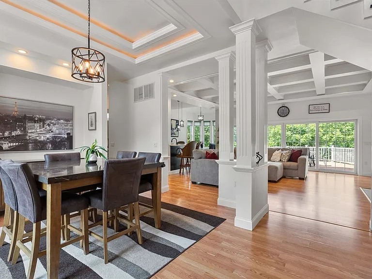 31 Cedar St — Photo 10
