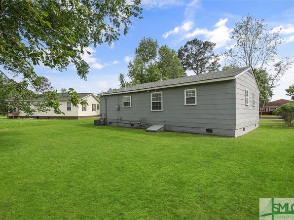 1402 Cloverdale Dr, Savannah, GA 31415