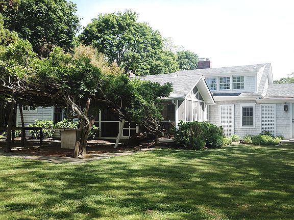 3rd image of 44 Evergreen Ave