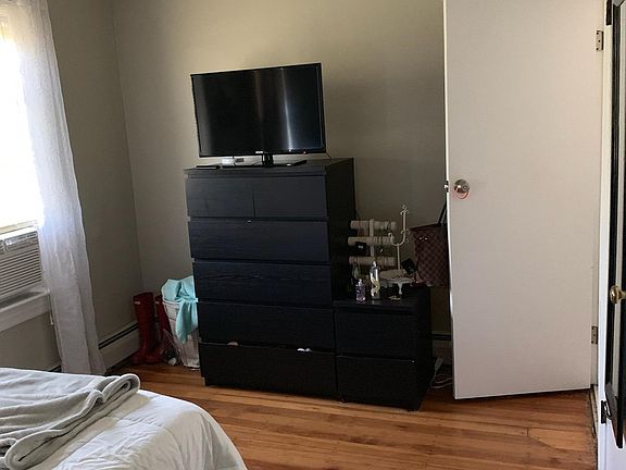 2nd image of 42 Crandall St Floor 2