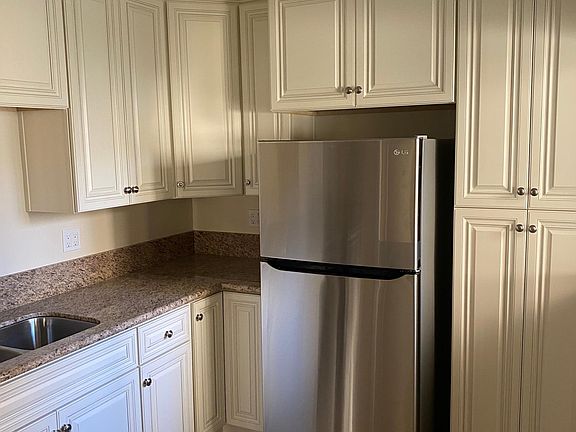 4th image of 100 W Mountain St #100