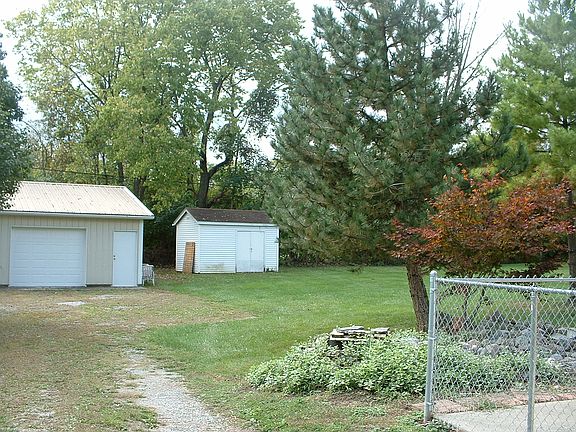 3rd image of 3987 Reinwood Dr