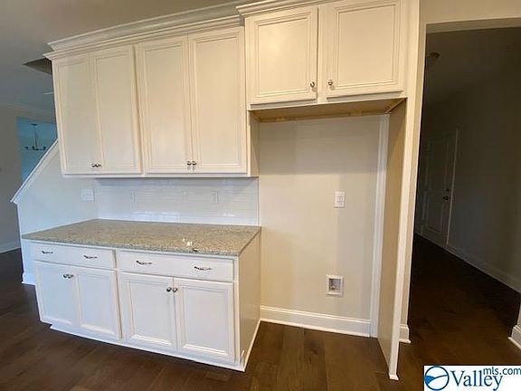 5th image of 12611 Oak South SW