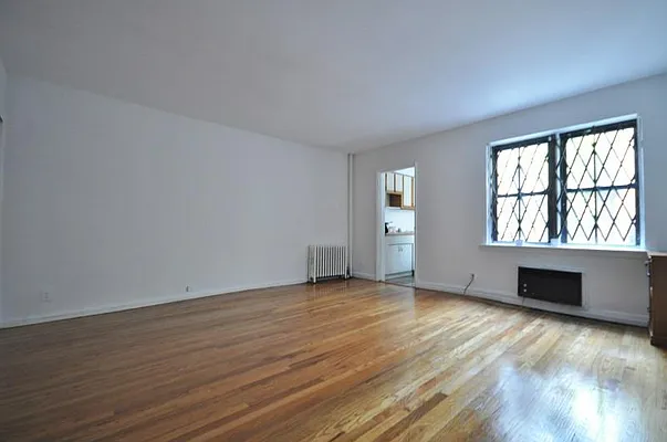 Rented by Michael Apfelbaum, LREB | media 1