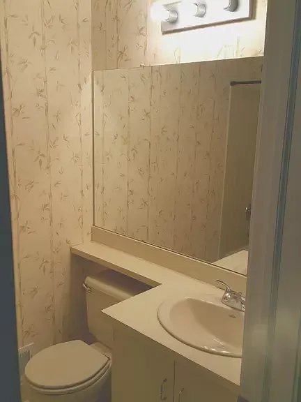 Bedroom #2 En suite bath with tub