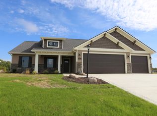 619 Viburnum Creek Run, Avilla, IN 46710