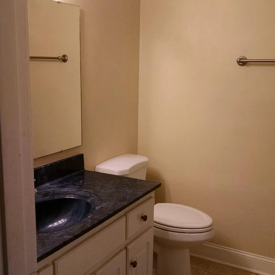 3 bed, 1300 sqft, $2,600 — Photo 4