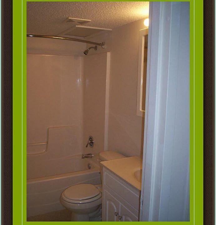 2nd image of 1104 Garden Way APT A
