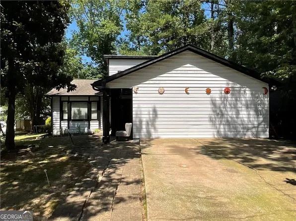 1771 Kristi Dr, Lawrenceville, GA 30043