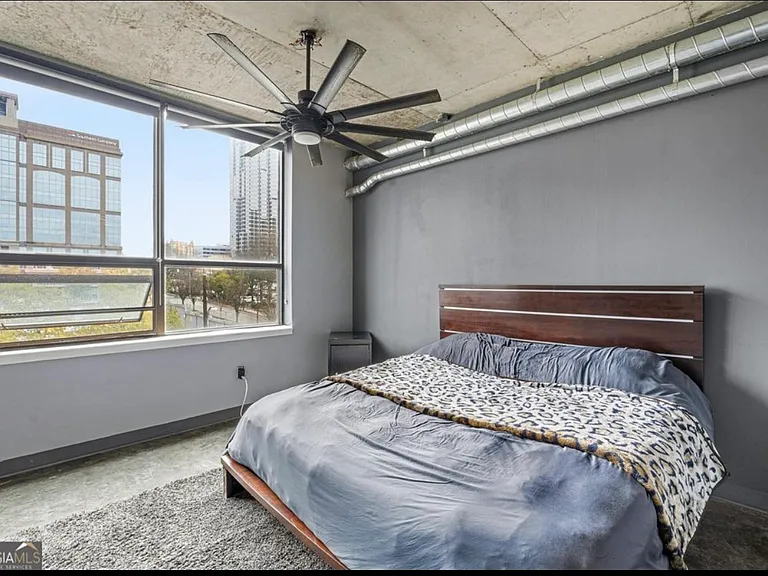 115 W Peachtree Pl NW #413 — Photo 11