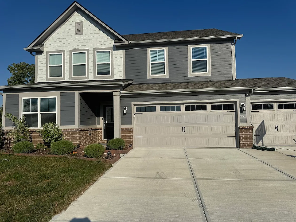 5 bed, 3.5 bath, 3064 sqft, $2,995 — Photo 2