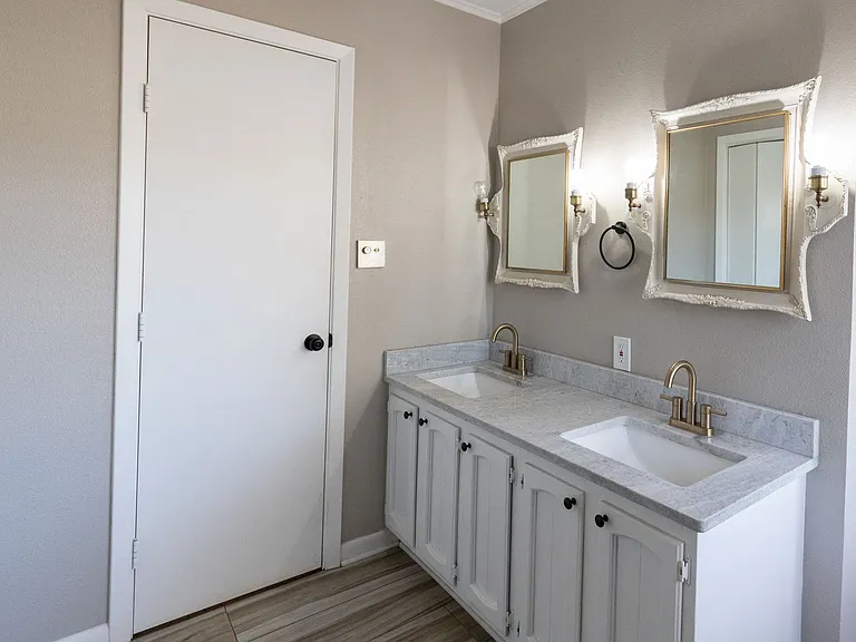 2132 Urbandale St — Photo 5