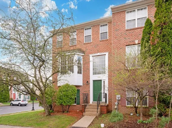 1928 Harpers Ct, Frederick, MD 21702