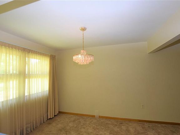 4th image of 1831 Guss Ave
