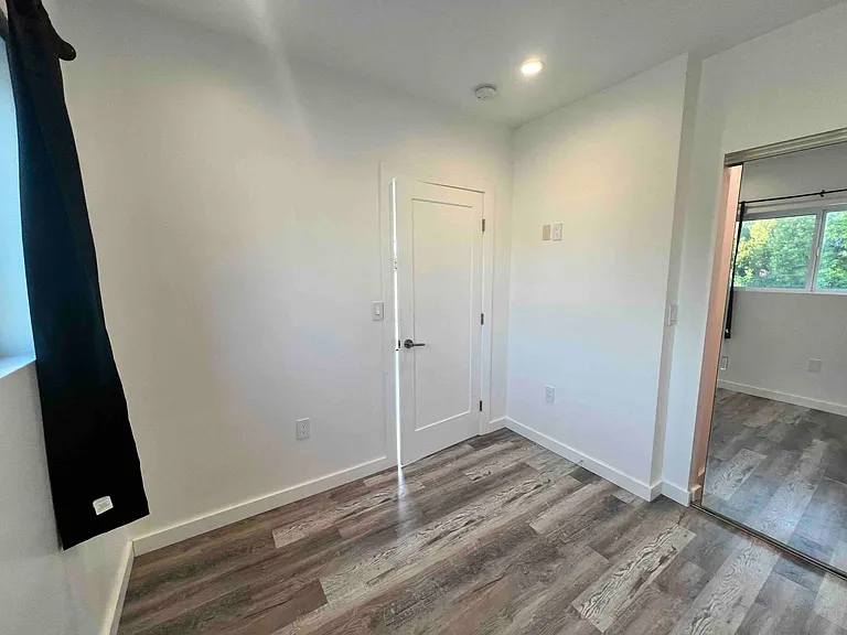8045 Darby Ave — Photo 13