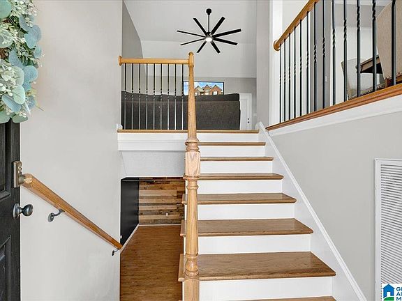 2nd image of 140 Reuben Cir